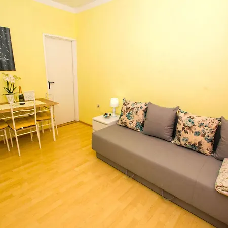 Apartment Neno *
